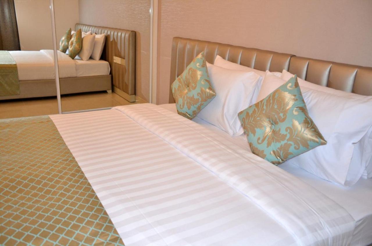 The Lodge Suites Manama Exterior foto