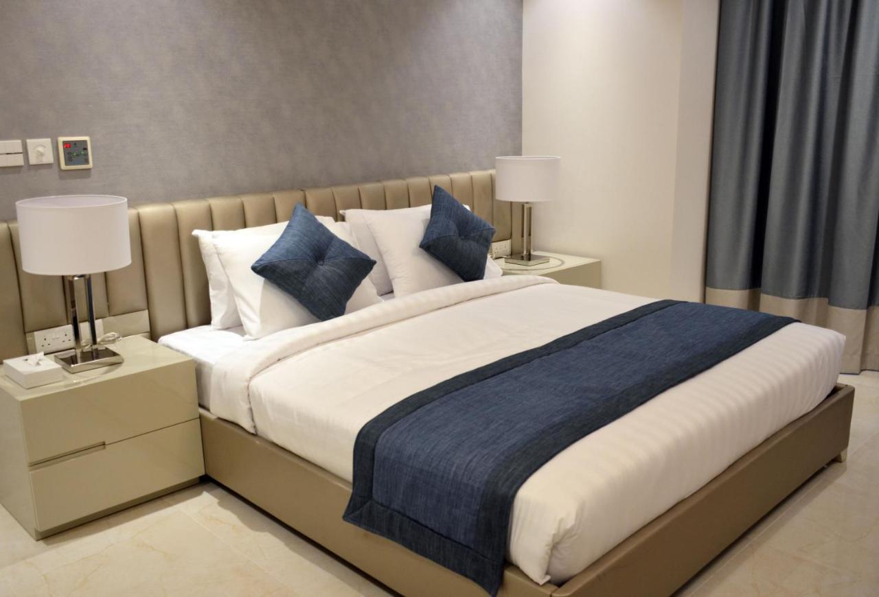 The Lodge Suites Manama Exterior foto